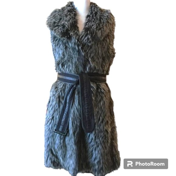 Du Monde Jackets & Blazers - Du Monde Women's Faux Fur Sleeveless Jacket